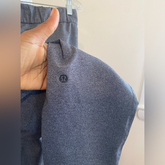 Lululemon On The Fly Pant' in Heathered Black Size 6 - Picture 2 of 10